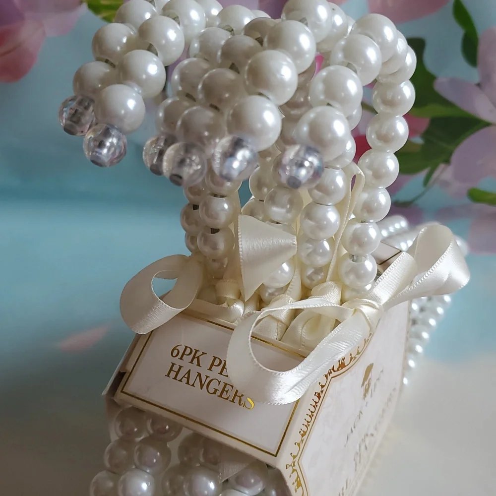 Jack + Linn 6Pk Faux Pearl Hangers